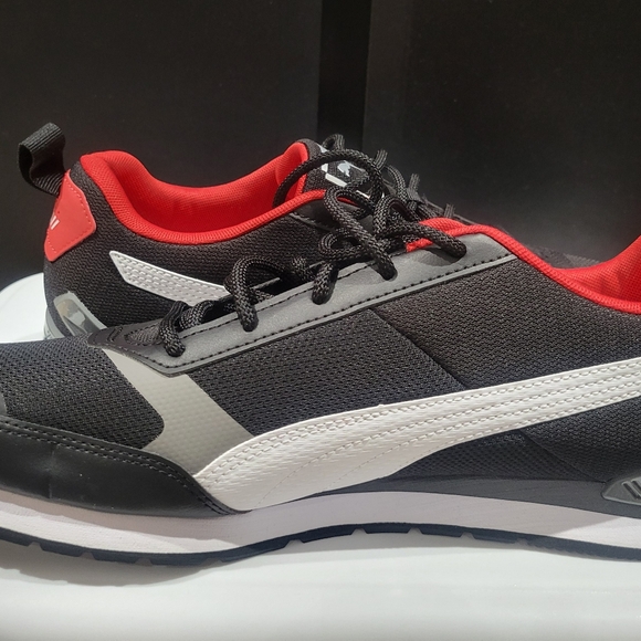Puma Ferrari Track Racer-11.5 - Picture 3 of 7